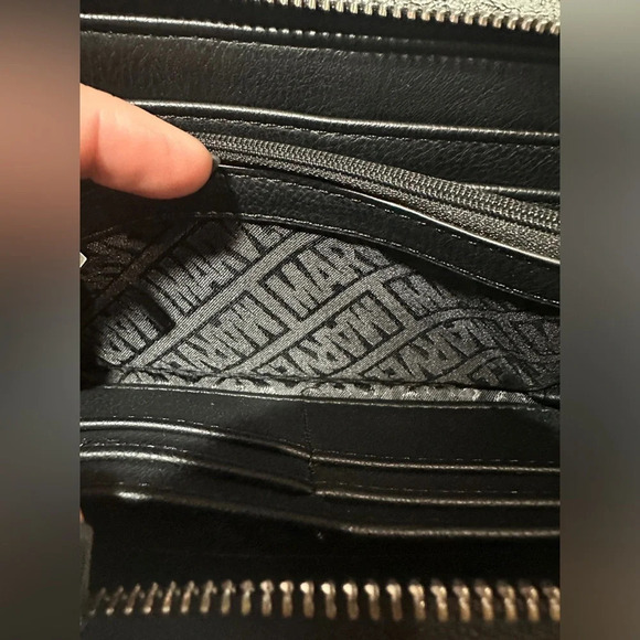 Loungefly Marvel Avengers Infinity War Chibi Print Zip-Around Wallet - Picture 10 of 10